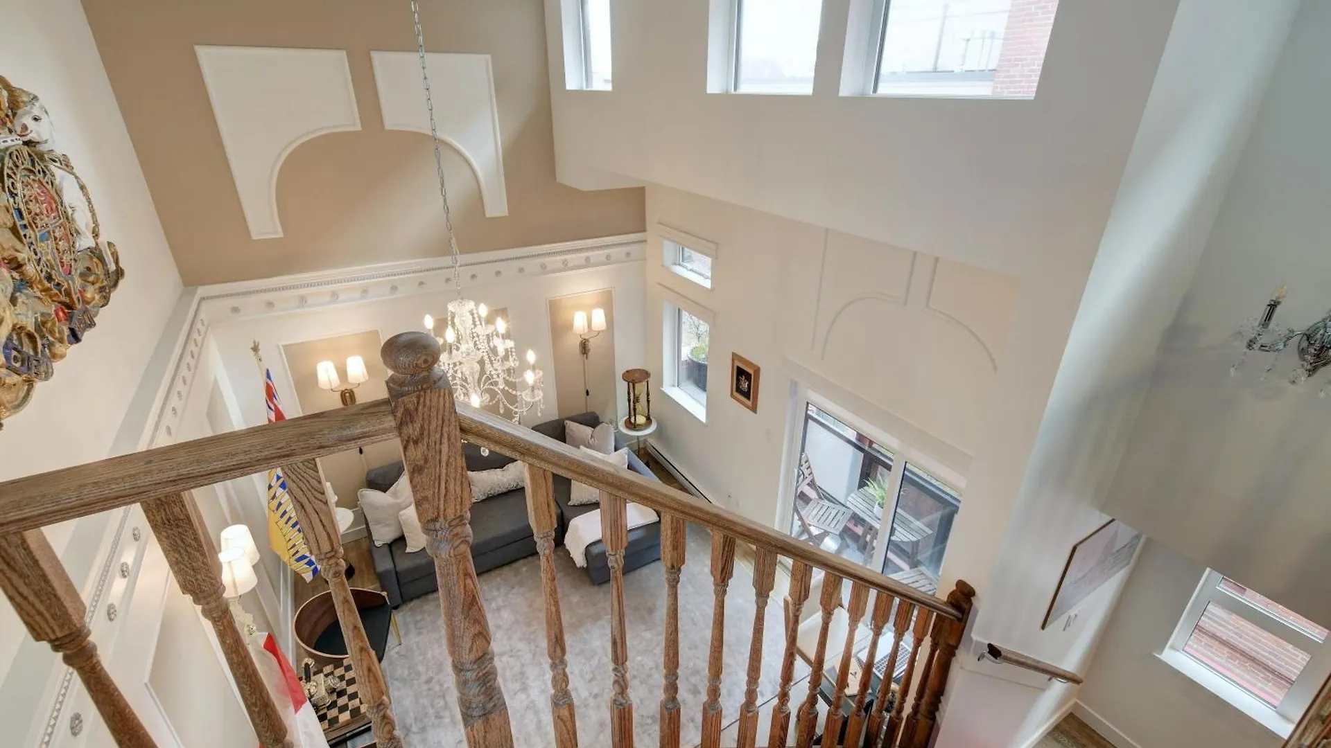 Victoria'S Parliamentary Suite With Private Rooftop Patio & Harbour View Canada