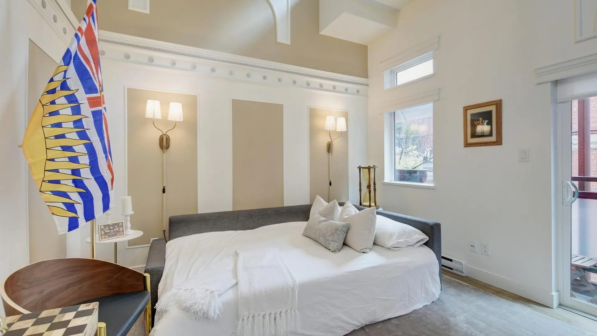 Victoria'S Parliamentary Suite With Private Rooftop Patio & Harbour View Apartment Victoria