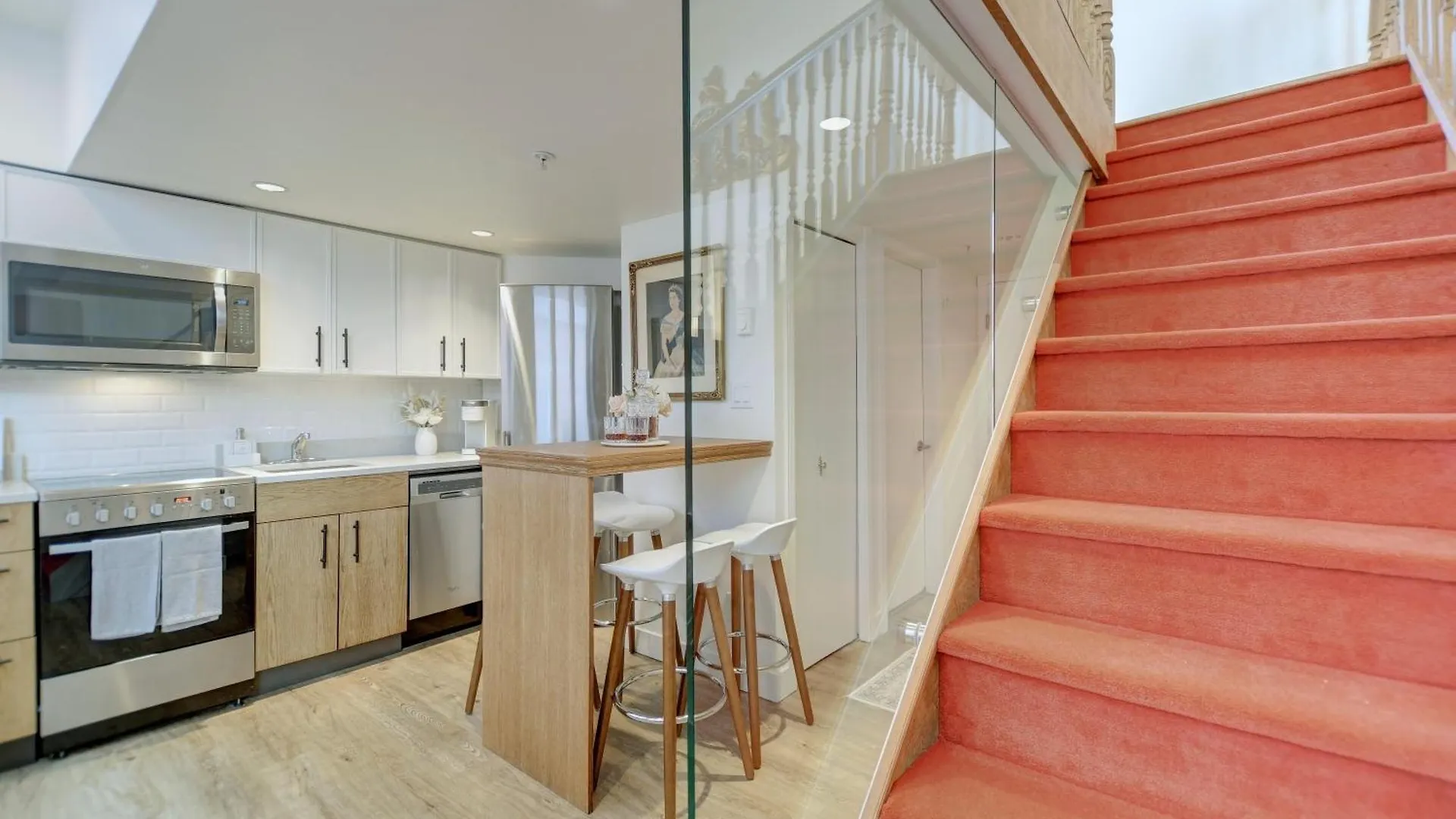 Apartment Victoria'S Parliamentary Suite With Private Rooftop Patio & Harbour View